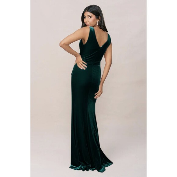 Revelry Size 6 Dawson Velvet Ruched Full Length Maxi Gown Emerald Green Dress - Picture 2 of 14